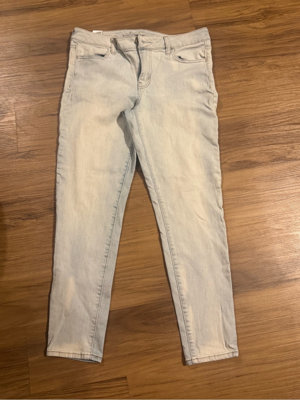 American Eagle Outfitters Light Wash Skinny Jeans